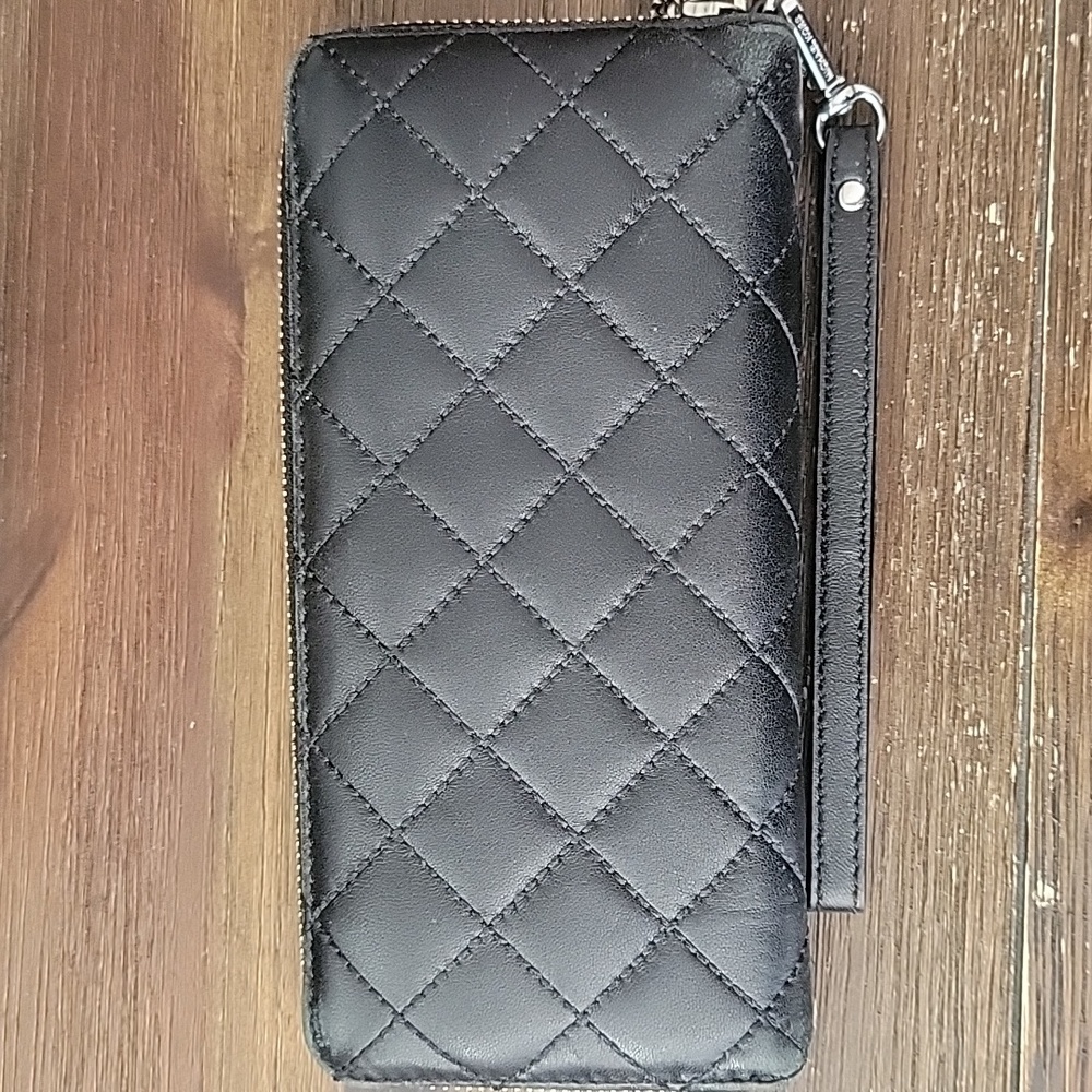 Black quilted zip around Michael Kors wallet - Picture 5 of 11